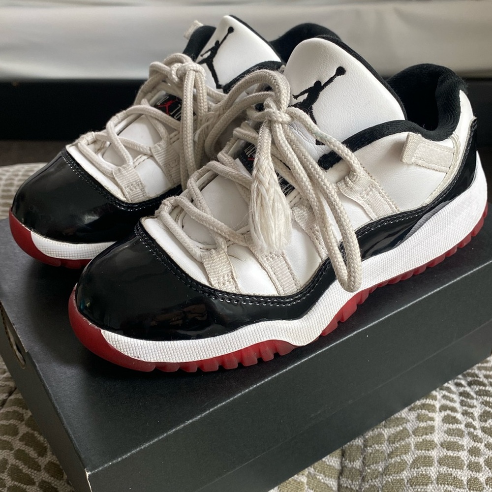 Air Jordan 11 Retro Low 'Concord-Bred' Size: PS 11C